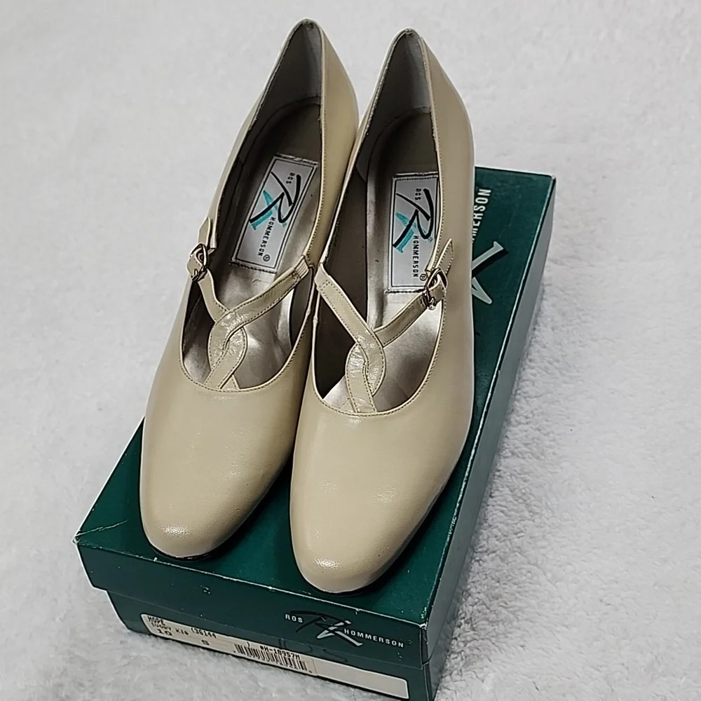 Ros Hommerson Ivory Beige Pumps New In Box